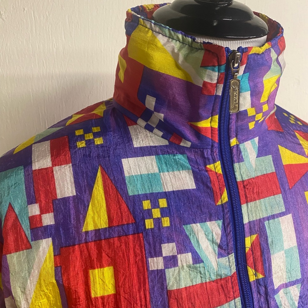 Colorful Geometric Pattern Jacket - Picture 2 of 5